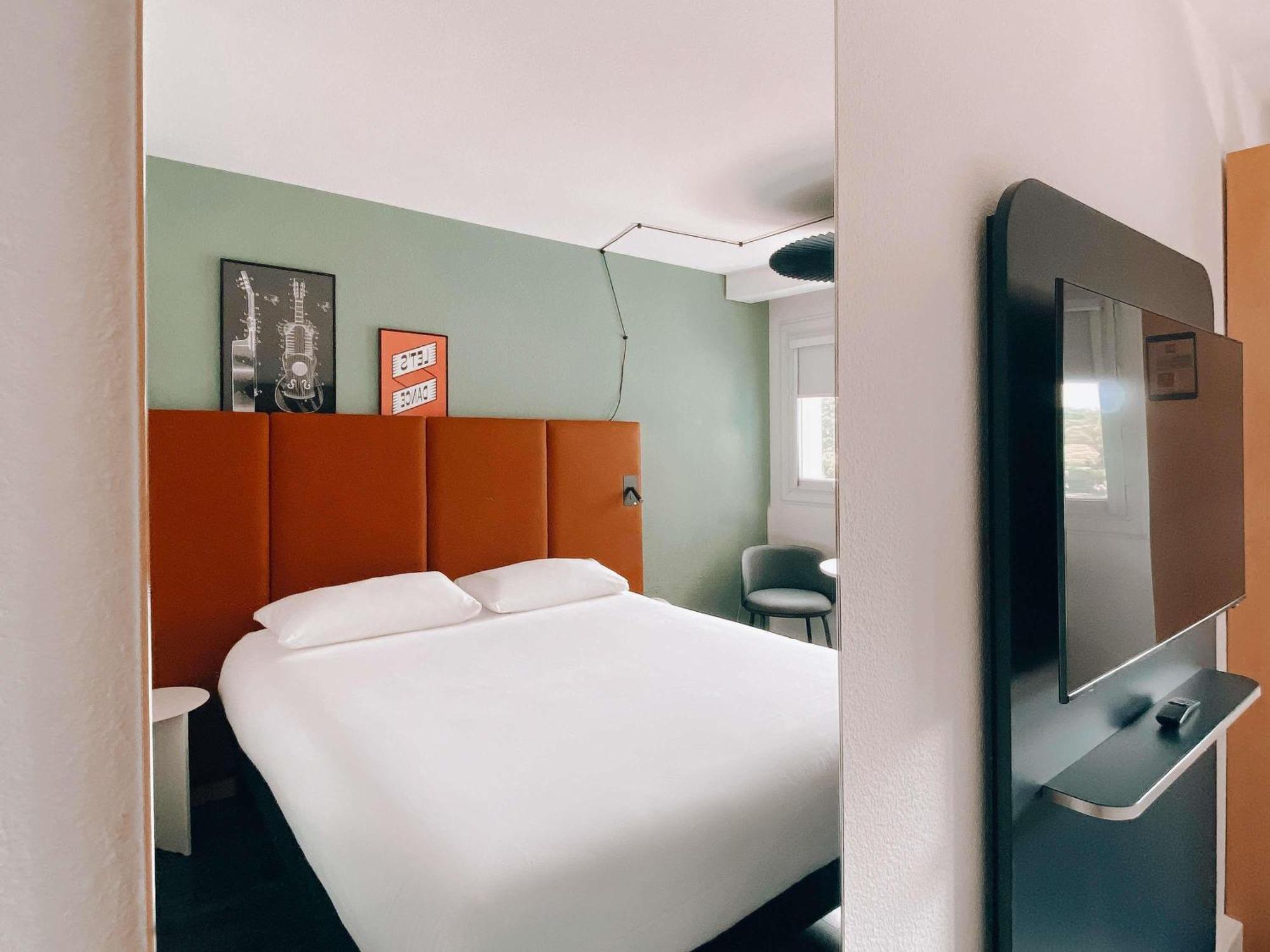 Ibis Ouest - A9